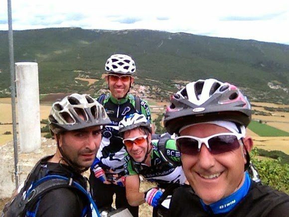 Pana, David, Jorge y el menda en San Vitores (Sierra de Tuyo)