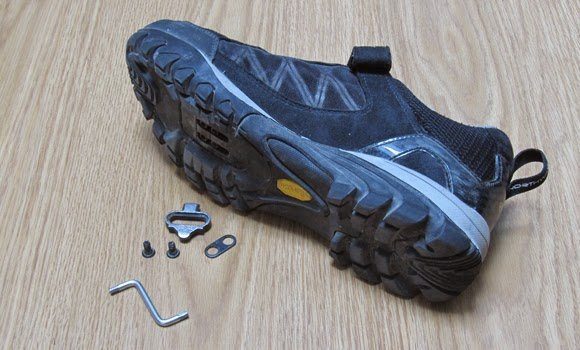 Biomecánica: colocar correctamente las calas de tus zapatillas MTB - Pedales