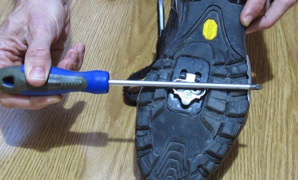 Unidad Rebaño apilar Biomecánica: colocar correctamente las calas de tus zapatillas MTB -  Pedales y Zapatillas