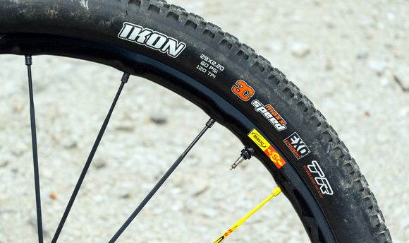 Neumático Maxxis Ikon