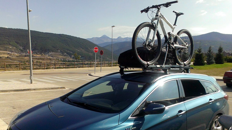 Como llevar la bici en el coche de manera segura y legal