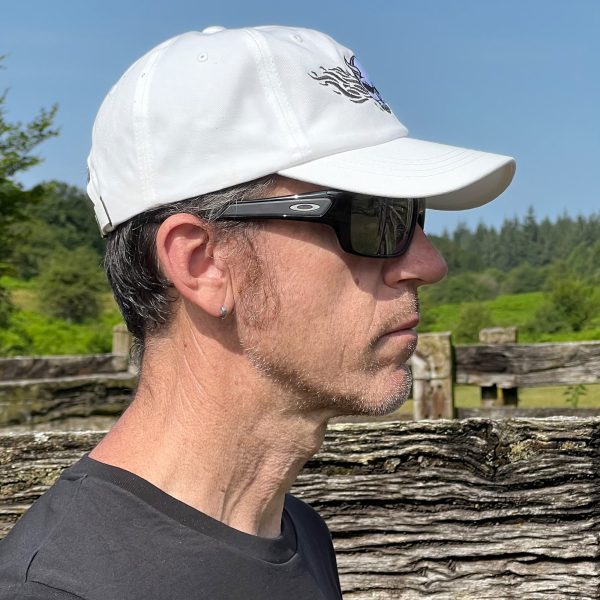 Gorra bordada Hellbiker para ciclistas