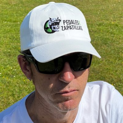 Gorra bordada Pedales y Zapatillas para ciclistas